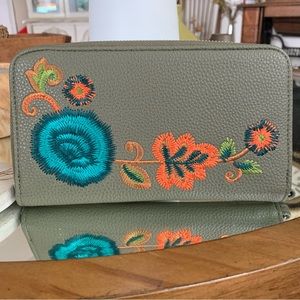Thirty One Olive Green Wallet